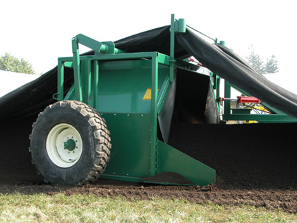 Global Repair Sittler turners have a standard (fleece roller) threading frame that allows the operator to raise and lower the compost fleece cover while the drum turns the windrow. The compost turner has a dry roller which rolls by friction. 